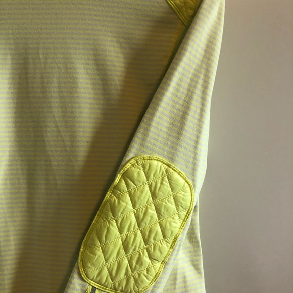 Yellow Lululemon run top size 6 with quilted shoulder and elbow detail - Picture 5 of 5